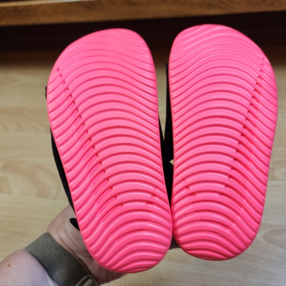 NWT Nike Sunray Adjust 5 Sandals Water Swim Shoes Black Pink Size 9 - Picture 5 of 14